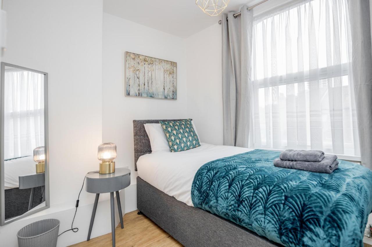 Modern Cosy London Flat By Damask Homes Ilford Ngoại thất bức ảnh