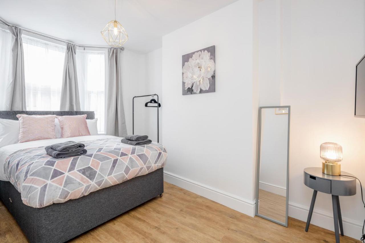 Modern Cosy London Flat By Damask Homes Ilford Ngoại thất bức ảnh