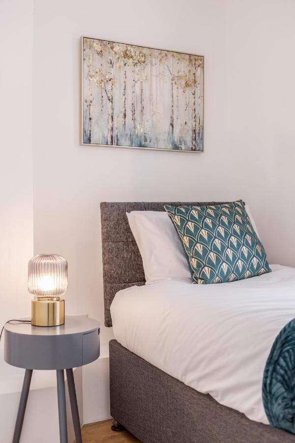 Modern Cosy London Flat By Damask Homes Ilford Ngoại thất bức ảnh